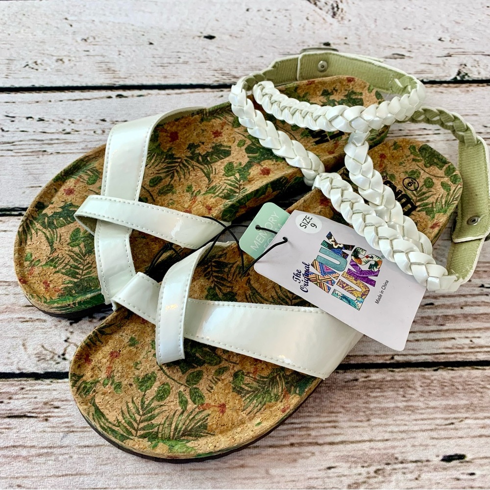 Muk Luks 9 Estelle Terra Turf Pearlescent Sandals Gladiator Ankle Strap Strappy - Picture 6 of 14